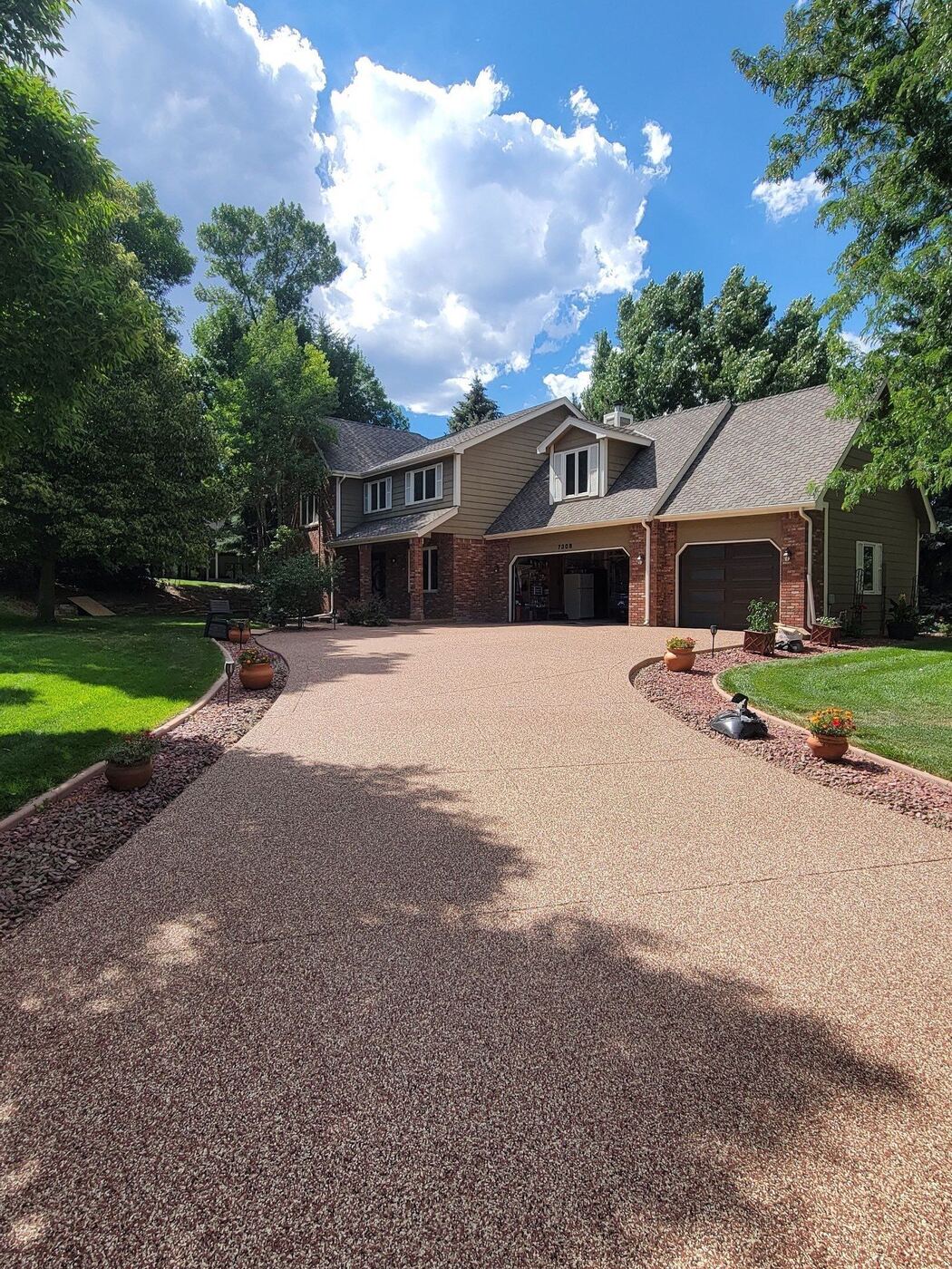 Concrete coating with custom color blend